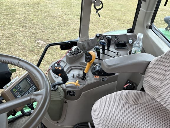 Image of John Deere 6130M equipment image 4