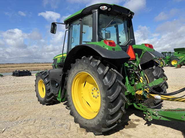 Image of John Deere 6130M equipment image 2