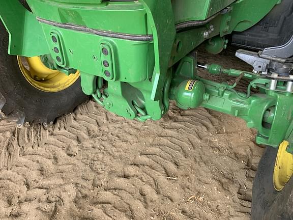 Image of John Deere 6130R equipment image 1