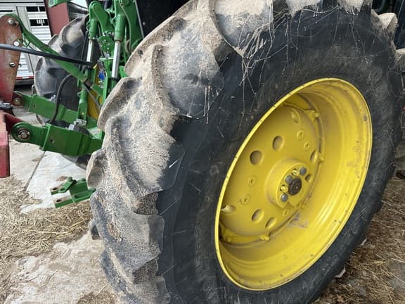 Image of John Deere 6130R equipment image 4