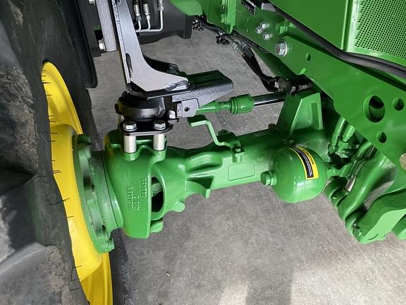 Image of John Deere 6130R equipment image 2