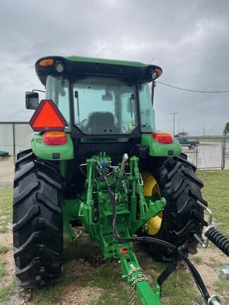 Image of John Deere 6135E equipment image 2