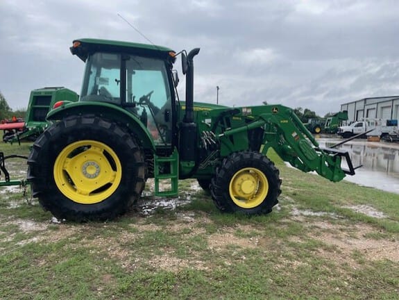 2022 John Deere 6135E Equipment Image0