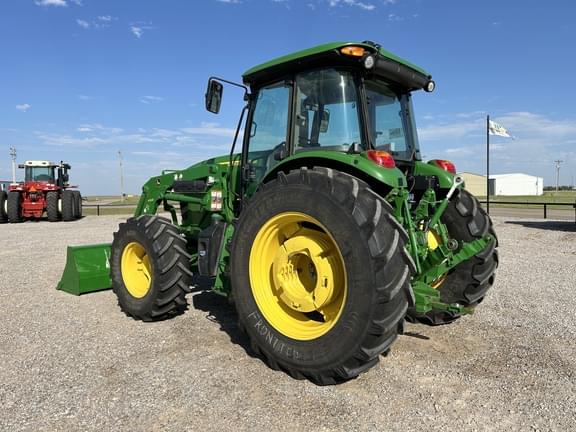 Image of John Deere 6135E equipment image 2