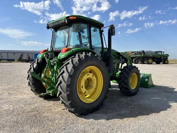 Image of John Deere 6135E equipment image 4