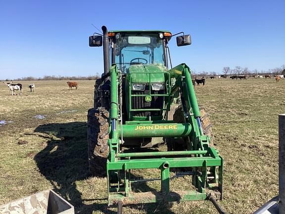 Image of John Deere 6135E equipment image 2