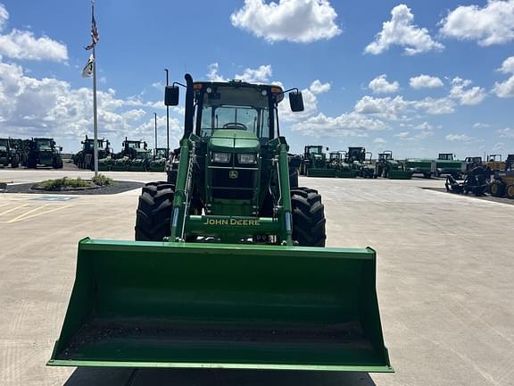 Image of John Deere 6135E equipment image 2