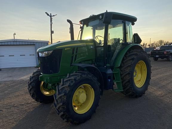 Image of John Deere 6135E equipment image 1