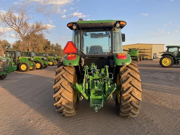 Image of John Deere 6135E equipment image 4