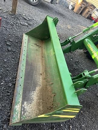 Image of John Deere 6135E equipment image 4