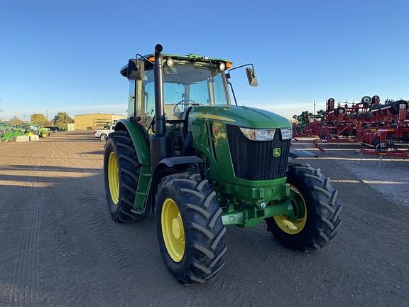 Image of John Deere 6135E equipment image 1