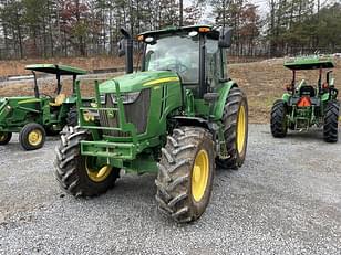 Main image John Deere 6135E 4