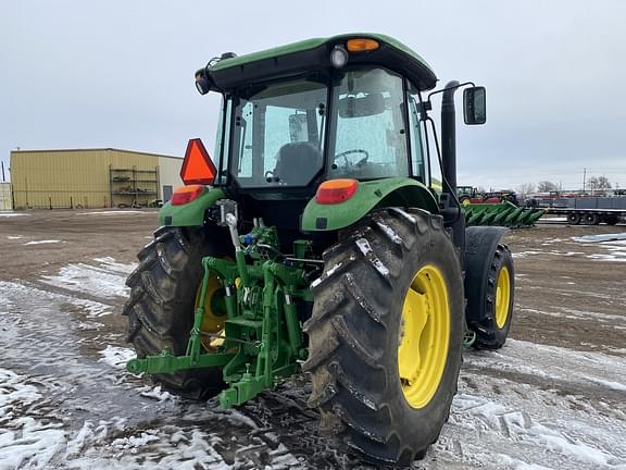 Image of John Deere 6135E equipment image 3