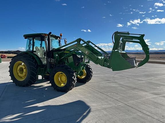 Image of John Deere 6135E equipment image 1