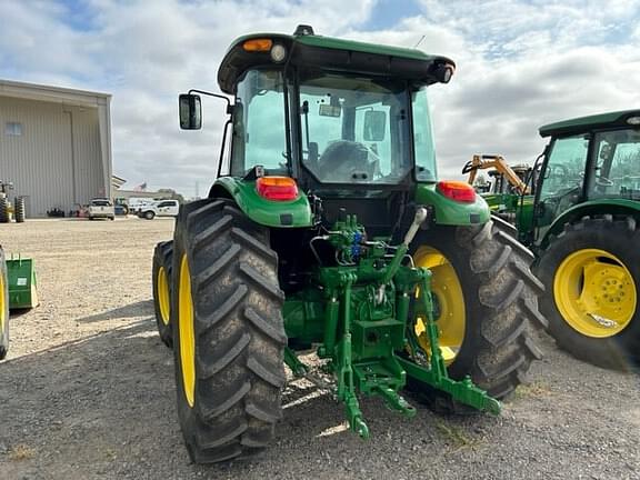 Image of John Deere 6135E equipment image 3