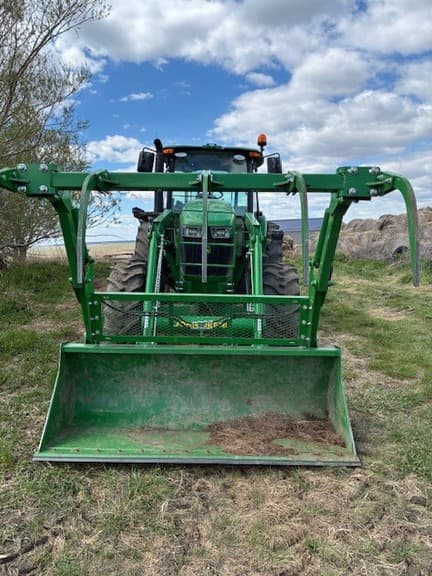 Image of John Deere 6135E equipment image 1