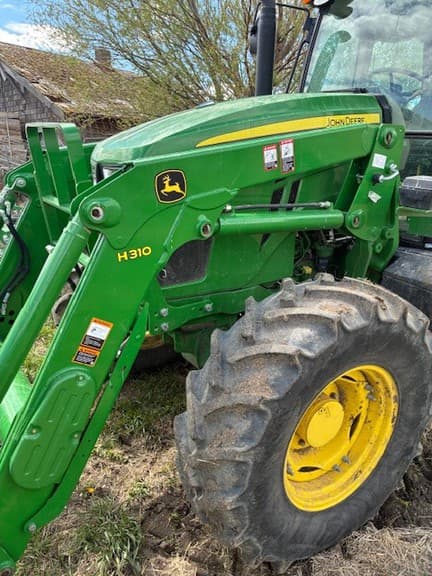 Image of John Deere 6135E equipment image 3