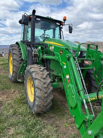 Main image John Deere 6135E
