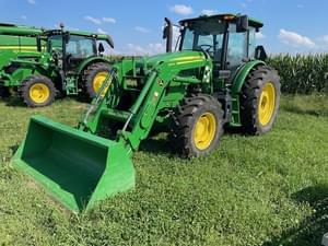 2022 John Deere 6135E Image