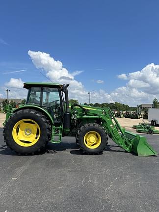 Image of John Deere 6135E equipment image 3