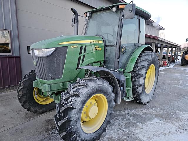 Image of John Deere 6135E equipment image 1