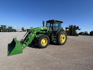 2022 John Deere 6135E Image
