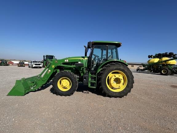 Image of John Deere 6135E equipment image 1