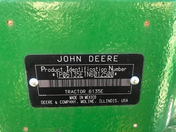 Image of John Deere 6135E equipment image 4