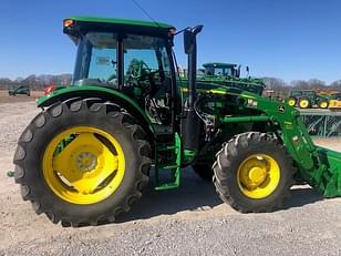 Main image John Deere 6135E 18