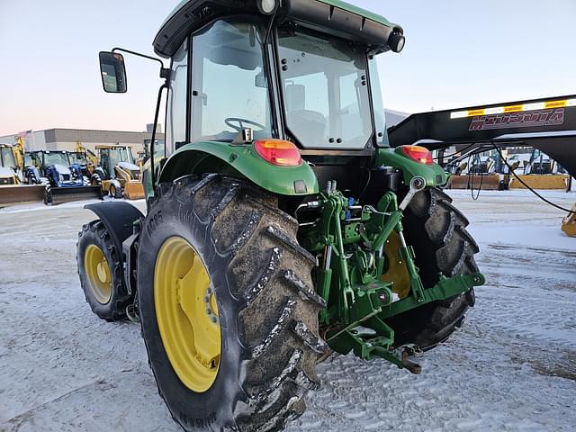 Image of John Deere 6135E equipment image 1