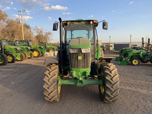 Image of John Deere 6135E equipment image 4