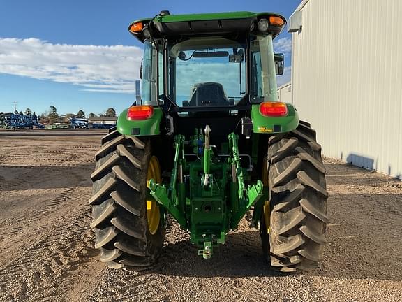 Image of John Deere 6135E equipment image 3