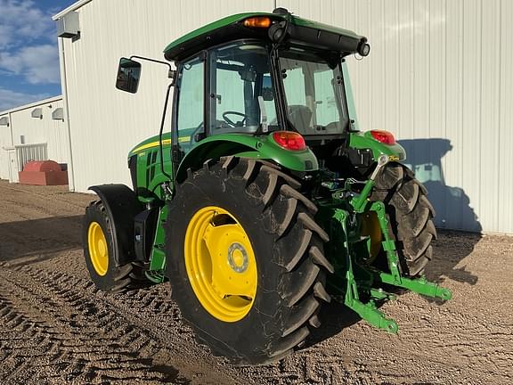 Image of John Deere 6135E equipment image 2