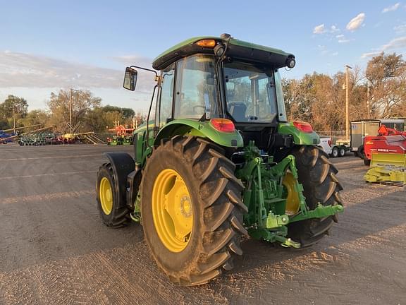 Image of John Deere 6135E equipment image 3