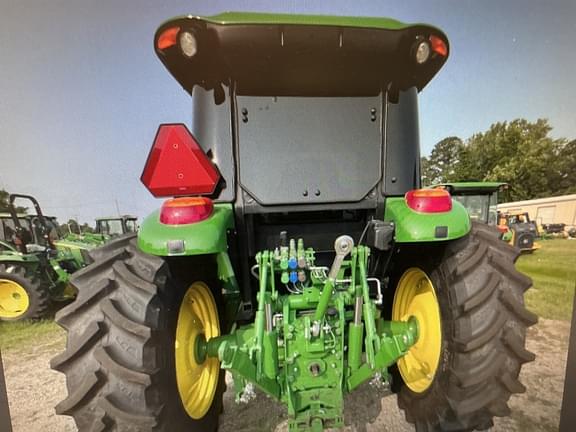 Image of John Deere 6135E equipment image 3