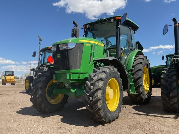 2022 John Deere 6135E Equipment Image0