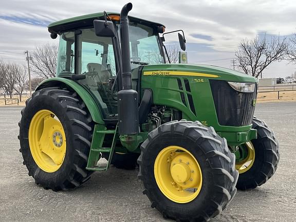 Image of John Deere 6135E equipment image 3