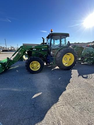 Image of John Deere 6135E equipment image 1