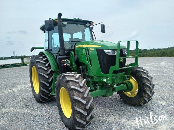 2022 John Deere 6135E Equipment Image0