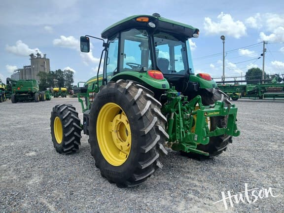Image of John Deere 6135E equipment image 4