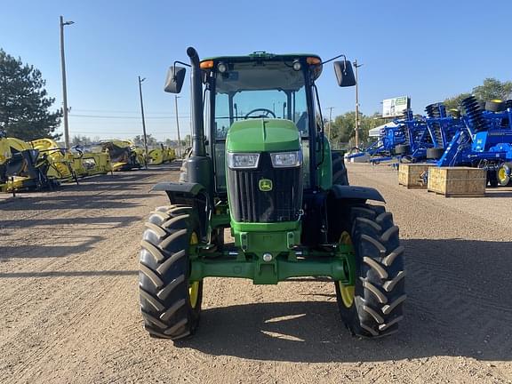 Image of John Deere 6135E equipment image 4