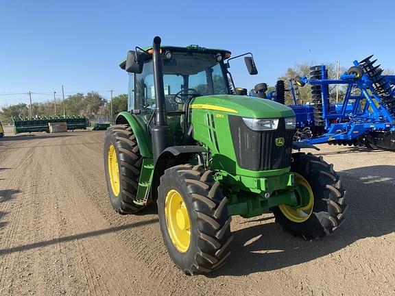 Image of John Deere 6135E equipment image 1