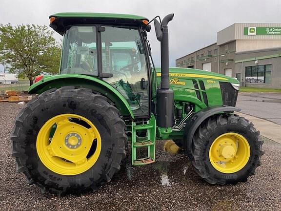 Image of John Deere 6135E equipment image 2