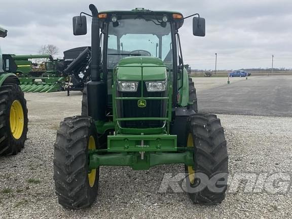 Image of John Deere 6135E equipment image 4