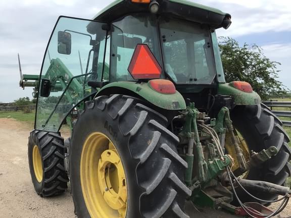 Image of John Deere 6135E equipment image 3