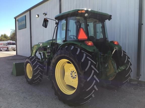 Image of John Deere 6135E equipment image 4