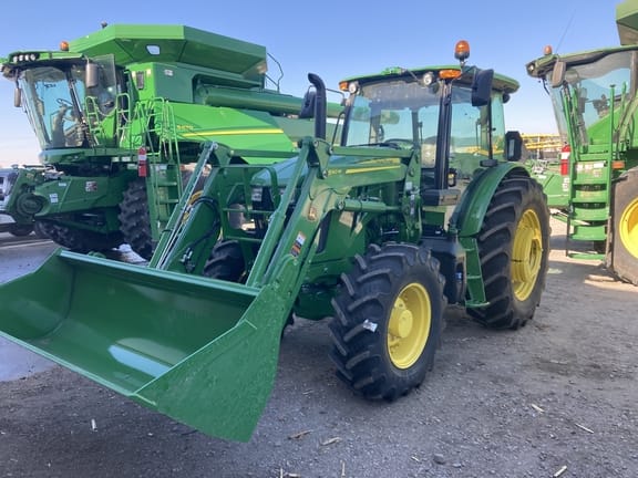 Main image John Deere 6135E