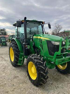 2022 John Deere 6135E Image
