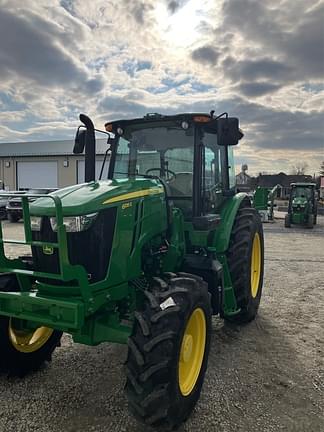 Image of John Deere 6135E equipment image 1