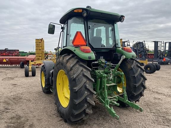 Image of John Deere 6135E equipment image 2